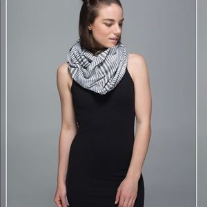 Lululemon vinyasa scarf